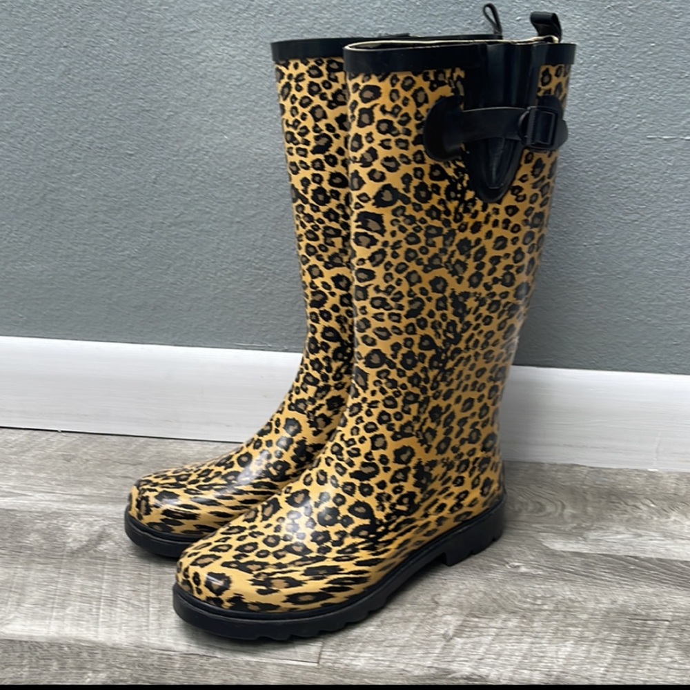 Intrigue Leopard Print Kittie Rain Boots